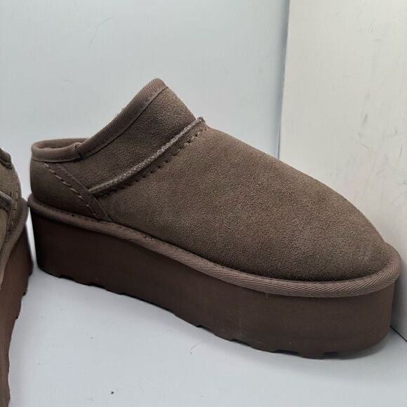 CUSHIONAIRE Women's Genuine Suede Cozy Mule Platform +Memory Foam 9 TAUPE - Picture 6 of 7